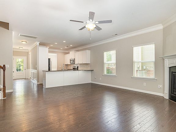 5th image of 190 Millwood Dr