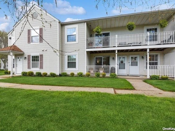 69 Fairview Circle #69, Middle Island, NY 11953