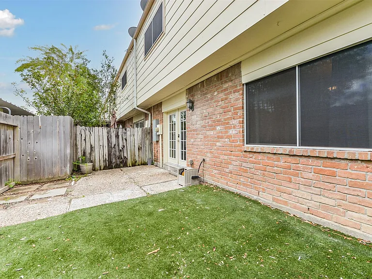 14111 Misty Meadow Ln — Photo 38