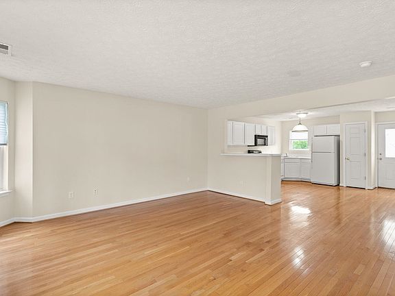 5th image of 1280 Victorian Village Dr