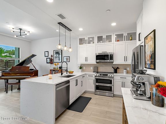 3rd image of 109 Ormond Dr