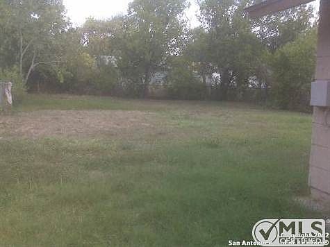 4th image of 4810 Castle Pnes
