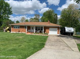 3253 Poplar View Dr, Louisville, KY 40216