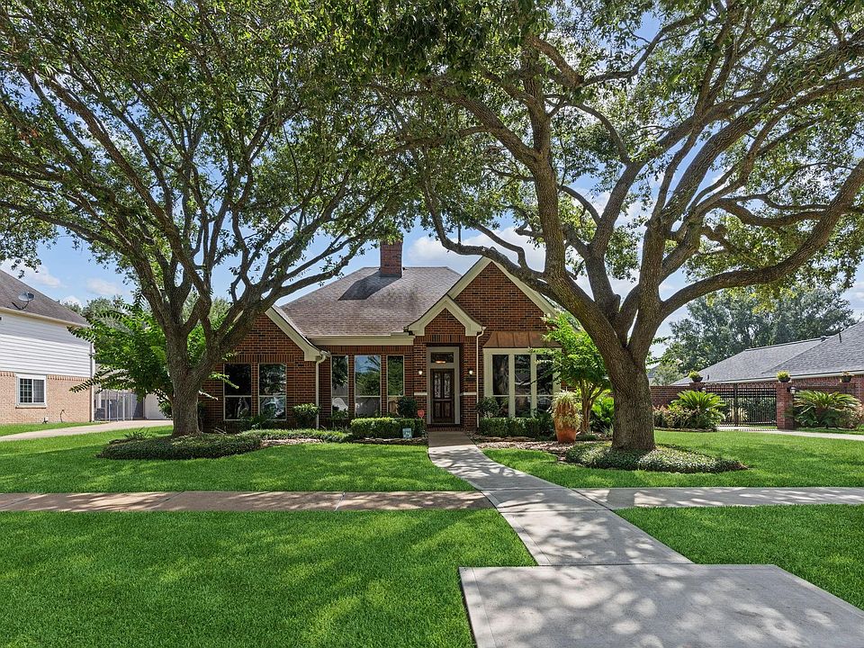 1st image of 24823 Fernglen Drive