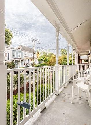 4th image of 816 Jessamine St