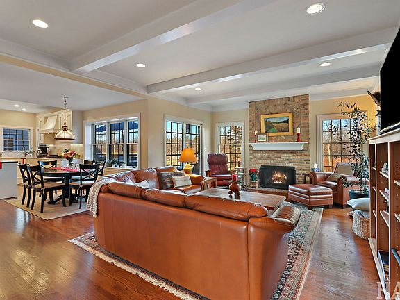 3rd image of 1727 Telegraph Rd