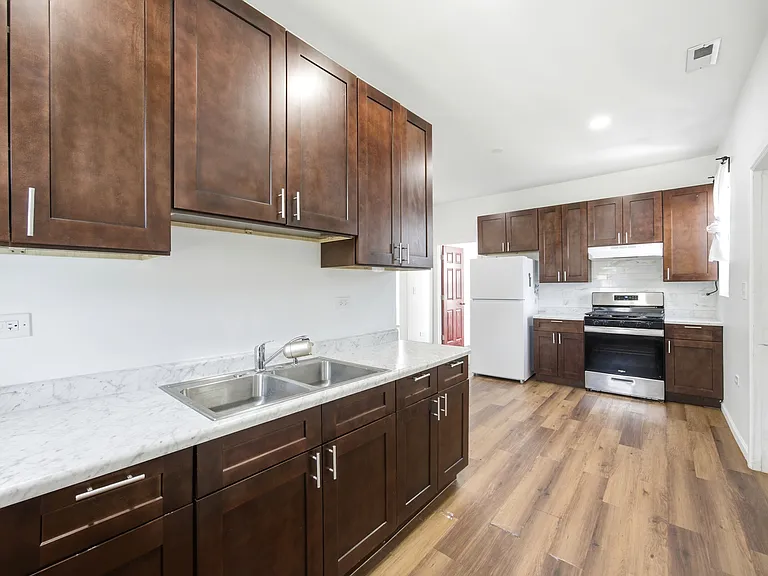643 Villa St #TOP — Photo 1