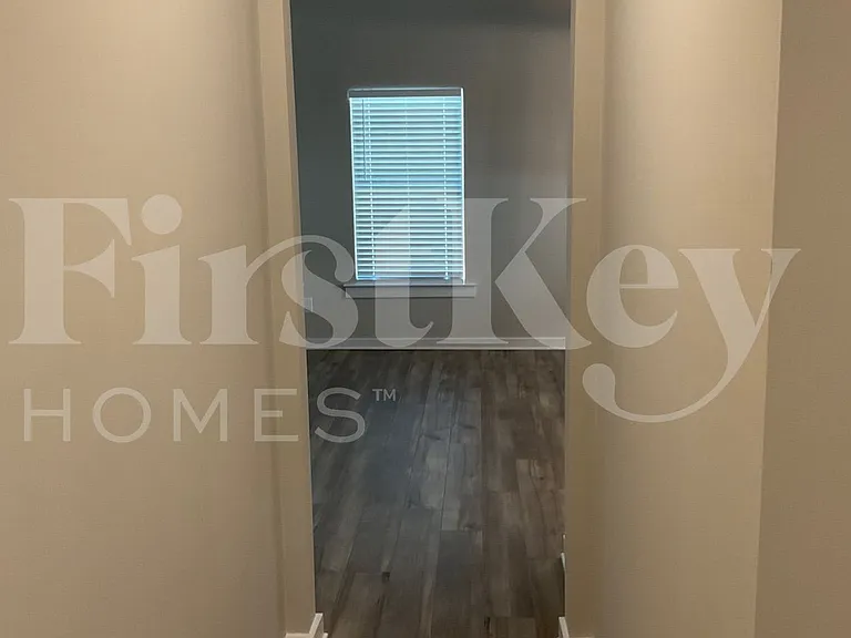 300 Avalon Way — Photo 2