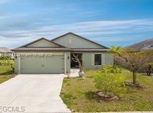 747 Center Lake St, Lehigh Acres, FL 33974