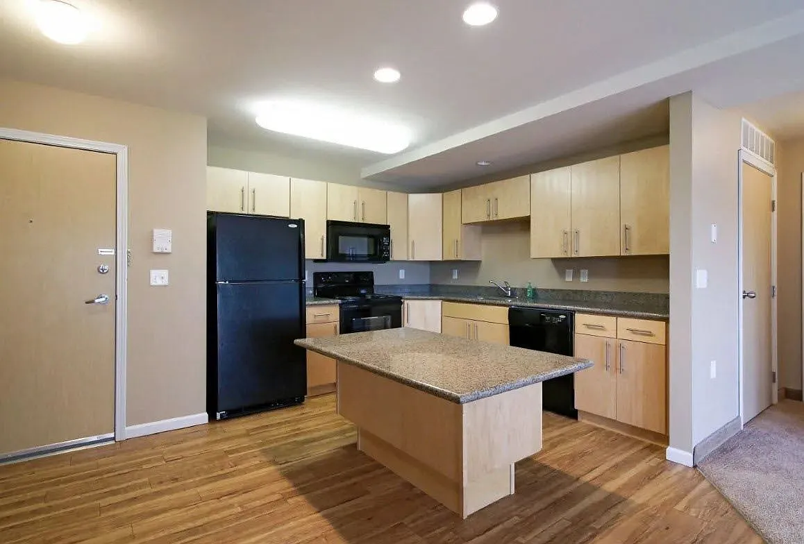 Mandan Place Apartments — Photo 1