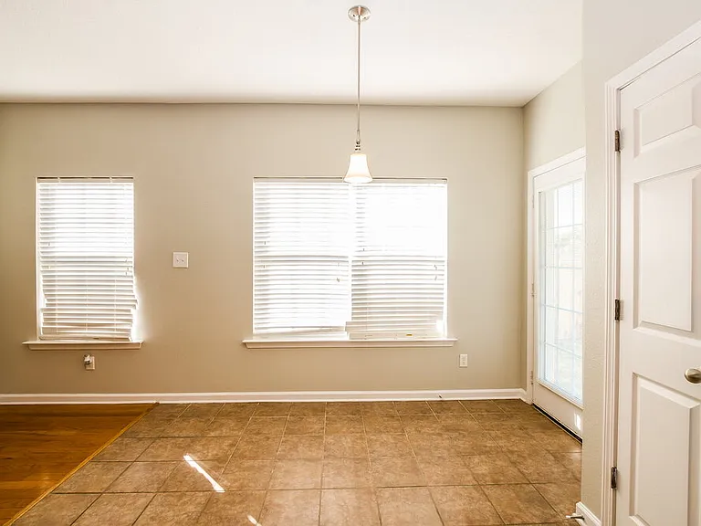 9934 White Poplar Dr — Photo 3