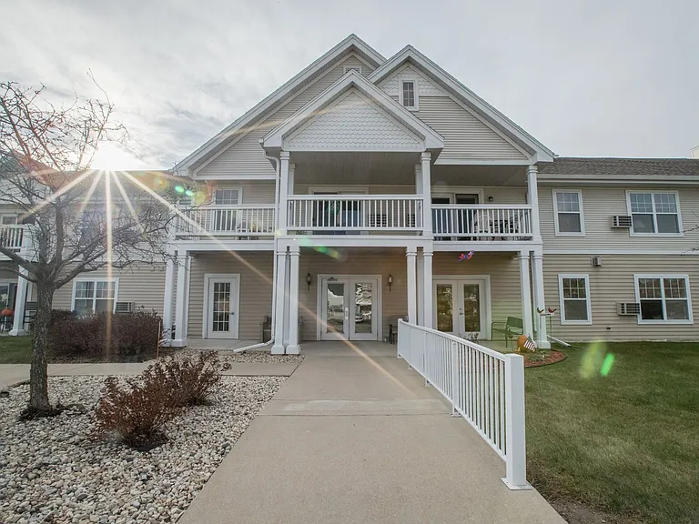 1085 Jaystone Ter — Photo 40