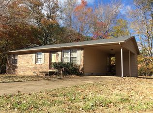 1604 Valleywood Dr, Paris, TN 38242
