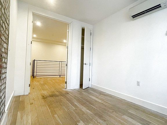 4th image of 1508 Jefferson Ave #1F