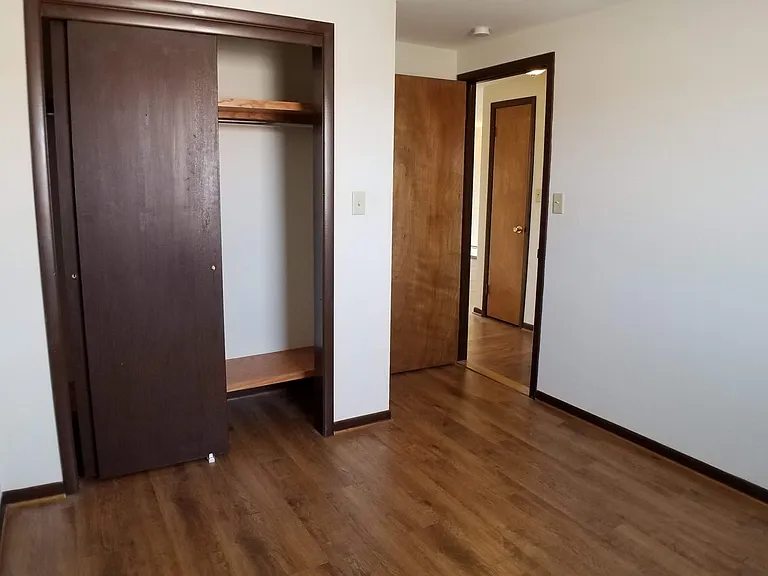 Embassy Square Apartments — Photo 80