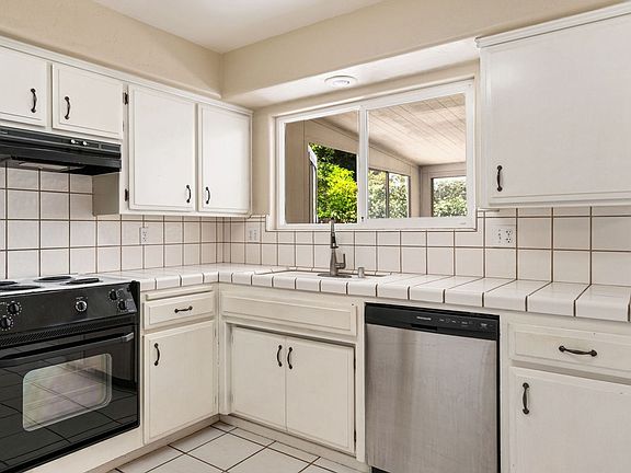 4th image of 6805 Lafayette Way