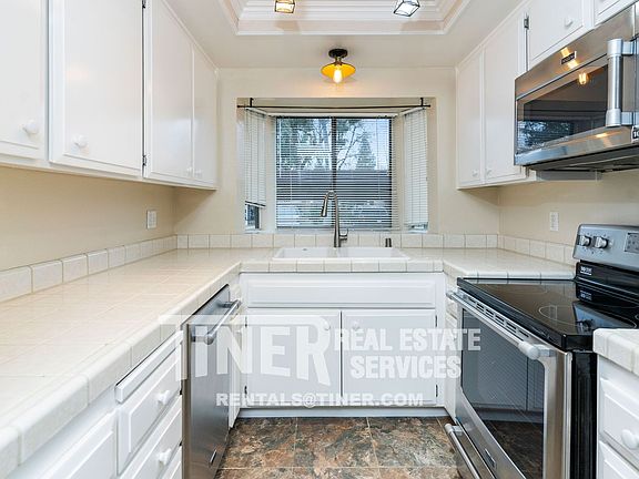 3rd image of 5333 Primrose Dr APT 23A