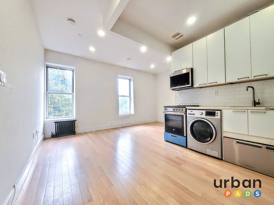 1st image of 975 Washington Ave #4J