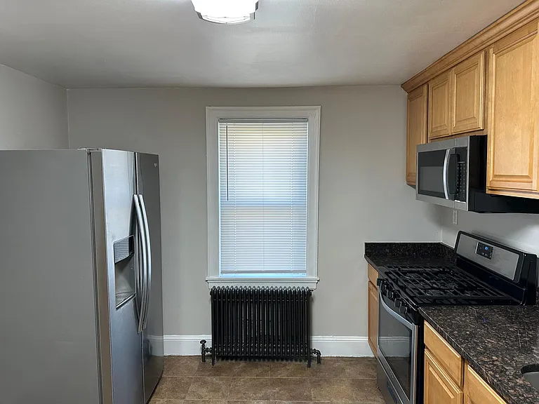 390 Easton Rd #5 — Photo 10