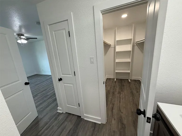 8034 Antoine Dr — Photo 8