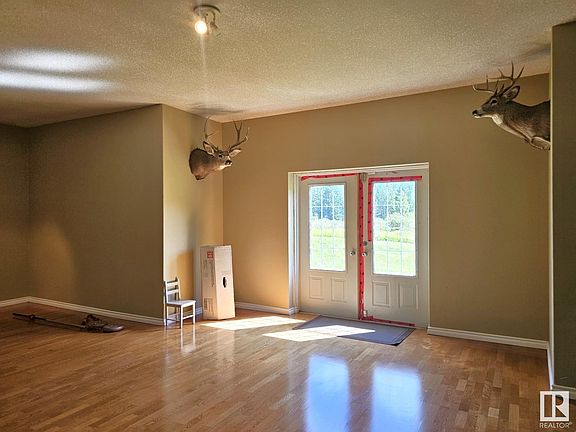 4th image of 49531 Range Road 55