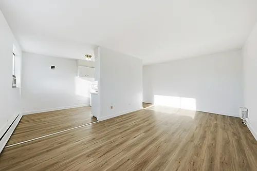 2220 Robinson St #21 Photo 1