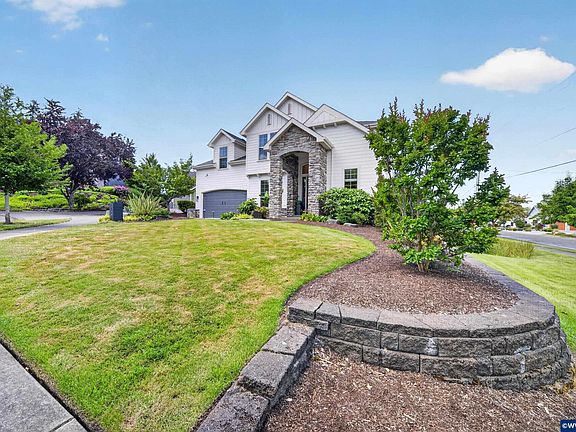 4th image of 1750 SW Pinehurst Pl