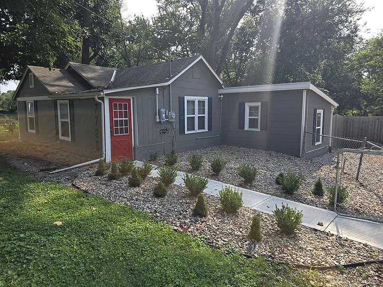 7720 Elm Ave — Photo 2