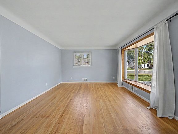 3rd image of 1704 Rowland Ave