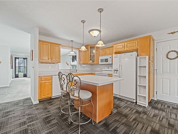 3rd image of 11 Shirleen Dr