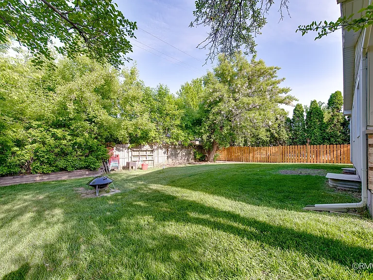 111 E Magnolia St — Photo 27