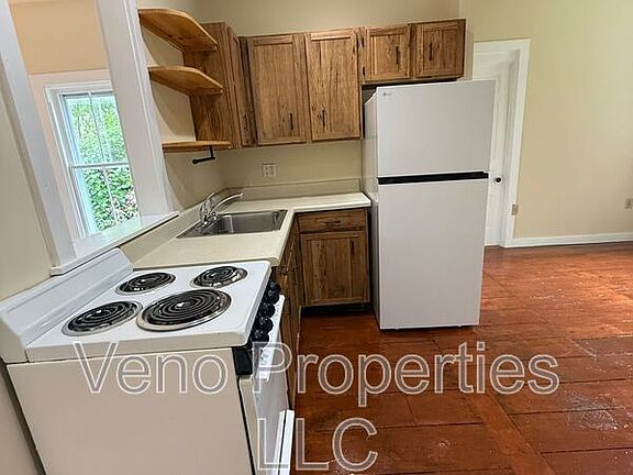 3rd image of 1 Pleasant St APT 1E
