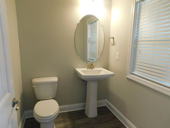 5th image of 3767 Summerline Ln NE