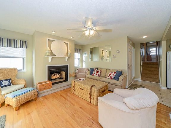 4th image of 3218 Central Ave #1