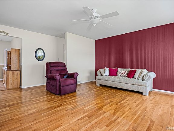4th image of 14743 Newburgh Rd