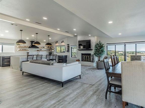 2nd image of 3900 Lake Park Cv