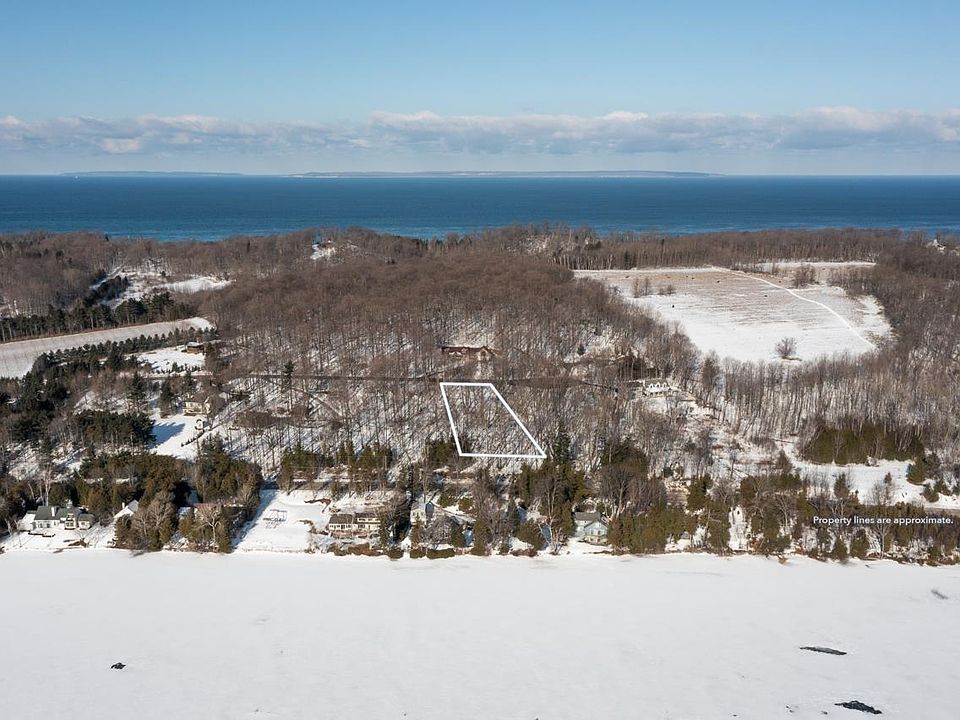 1st image of McLeod Dr #16