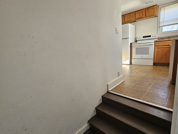 3rd image of 807 Gresham Rd APT 1