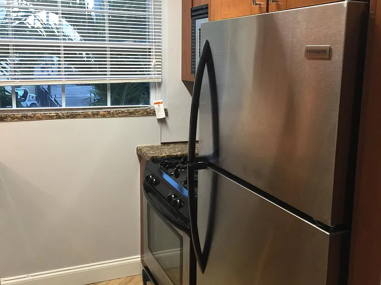 825 Euclid Ave — Photo 9