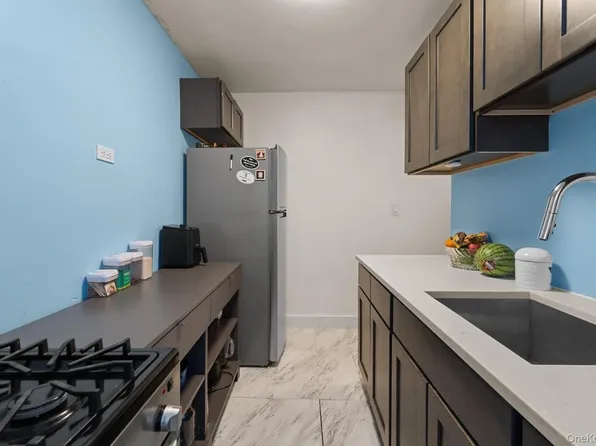 2830 Briggs Avenue image 6 of 13