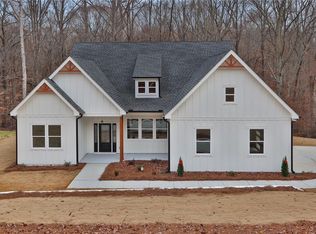 221 Prime Dr, Commerce, GA 30530