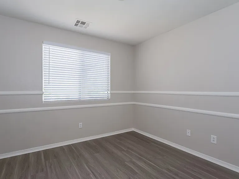 530 Eresma St — Photo 14