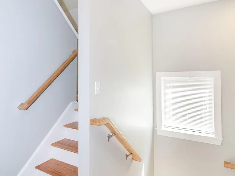 32 Oakland St — Photo 10