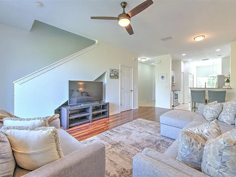 11094 Winter Crest Dr — Photo 3