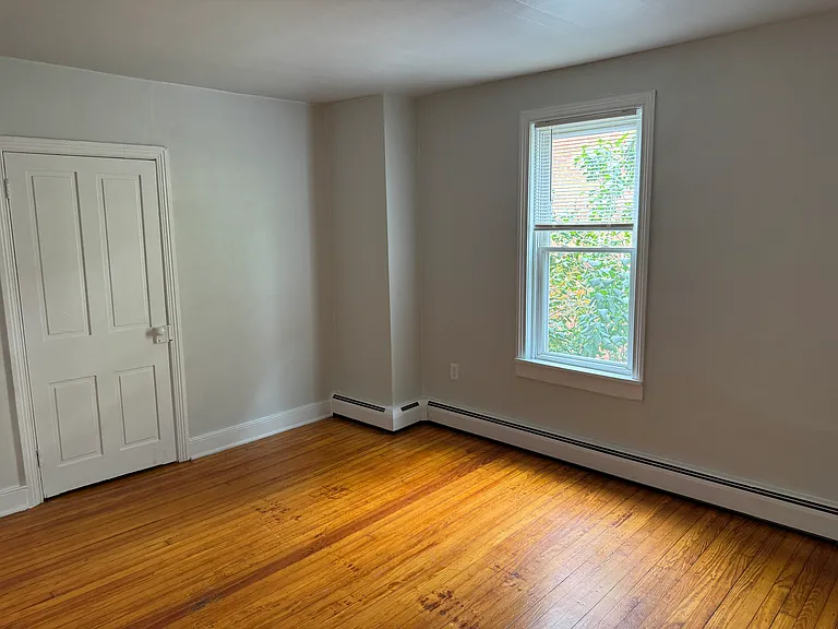 225 W Main St Apt 4 — Photo 8