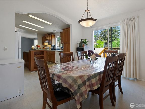3rd image of 25217 51st Avenue E