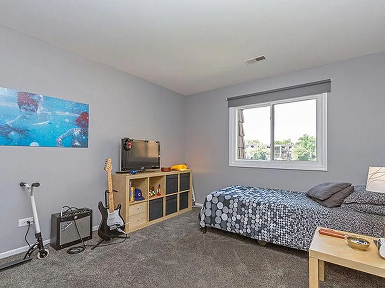 1426 Stonebridge Cir — Photo 10