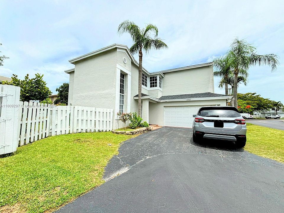 10732 Lago Welleby Dr, Sunrise, FL 33351 Zillow