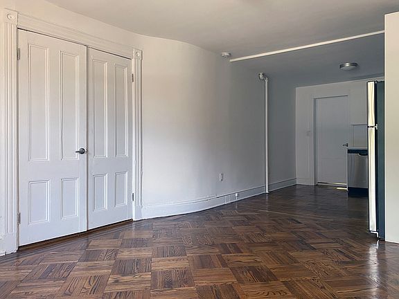 5th image of 541A Macon St #1