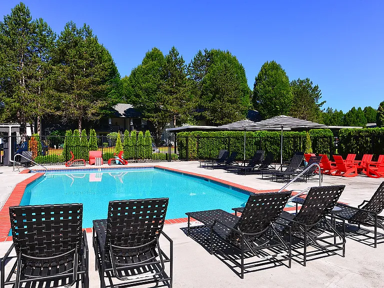 Woodlake Apartments — Photo 15